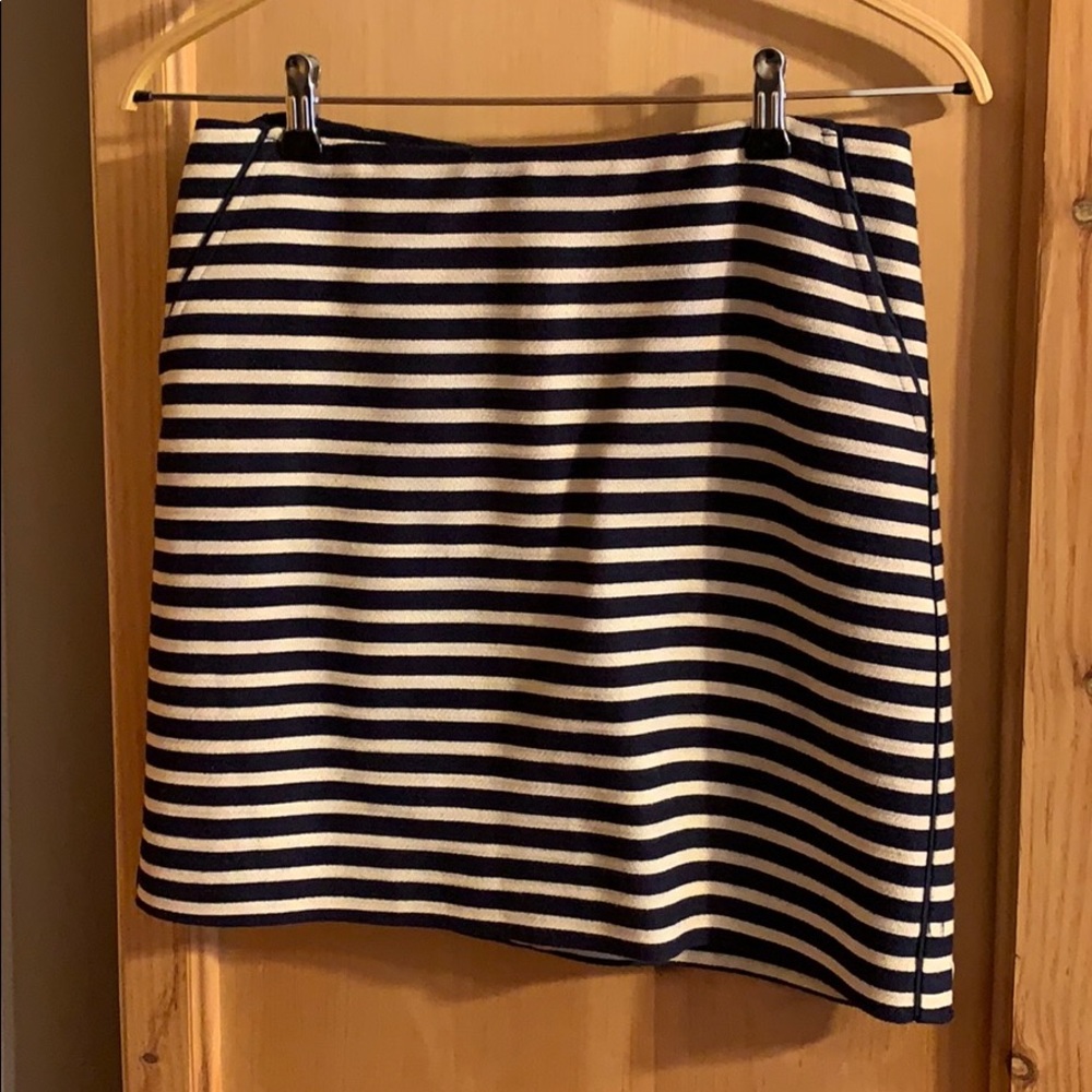 Dark blue and off white lined mini skirt